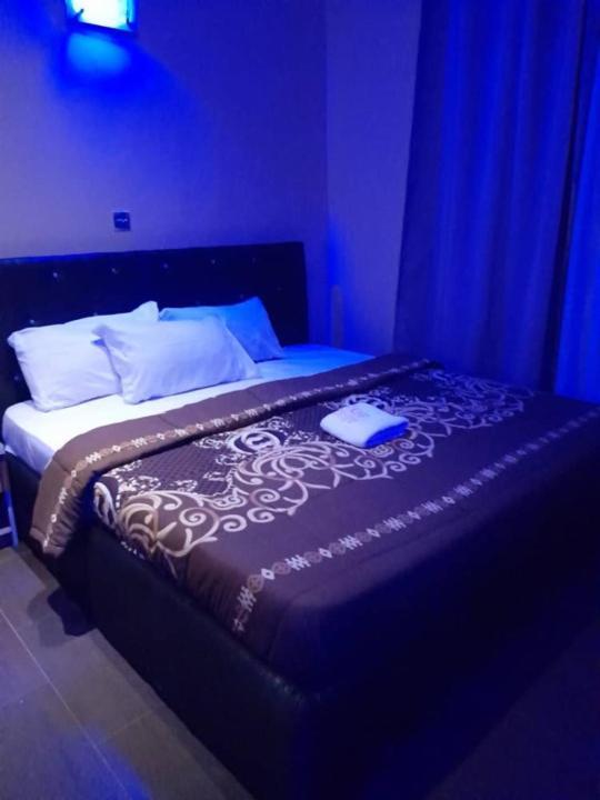 Hotel Adonai Ltd Benin City Esterno foto